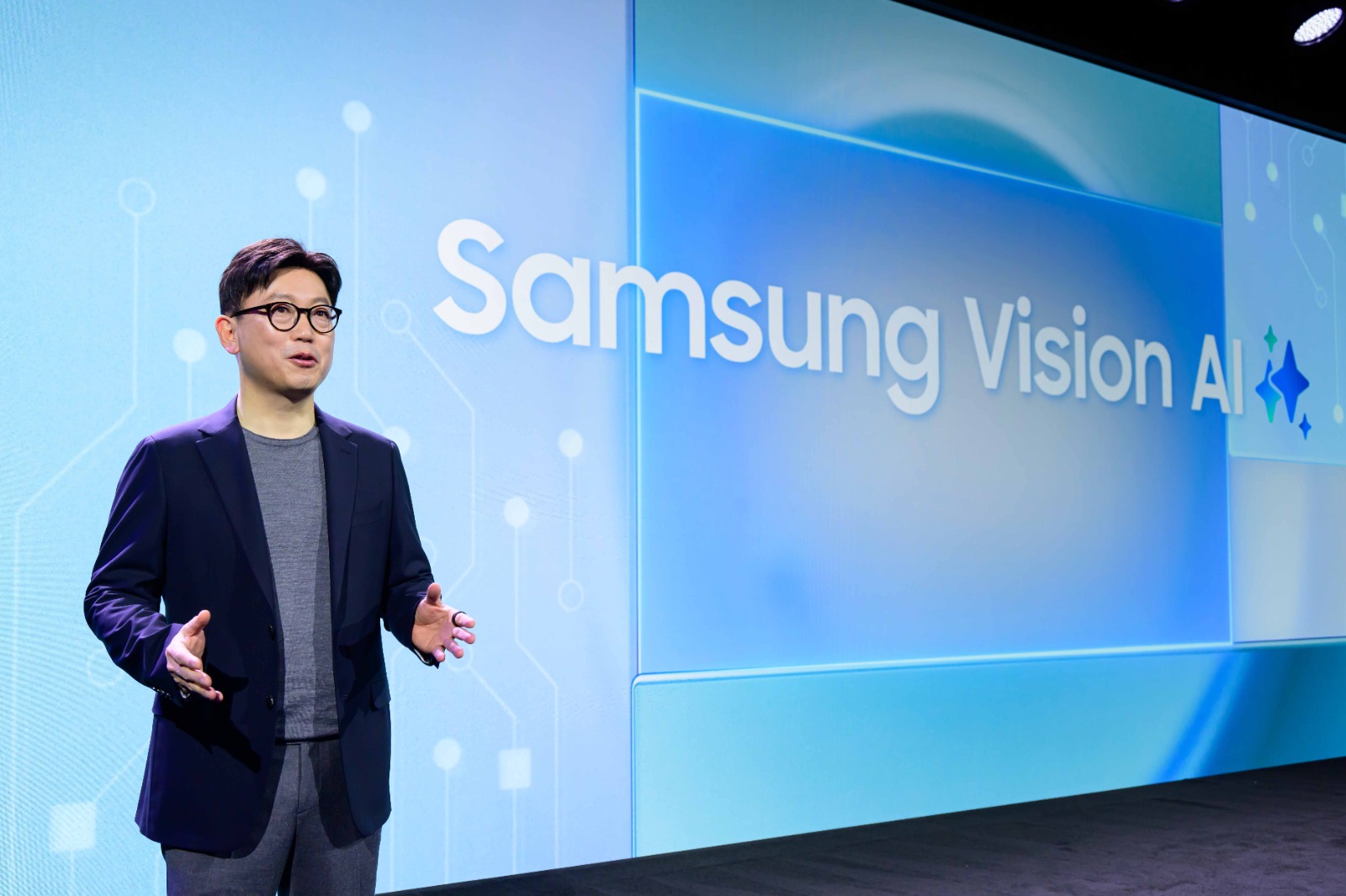 Samsung presenta Samsung Visión AI e innovaciones en el First Look 2025, transformando pantallas en compañeros impulsados por IA