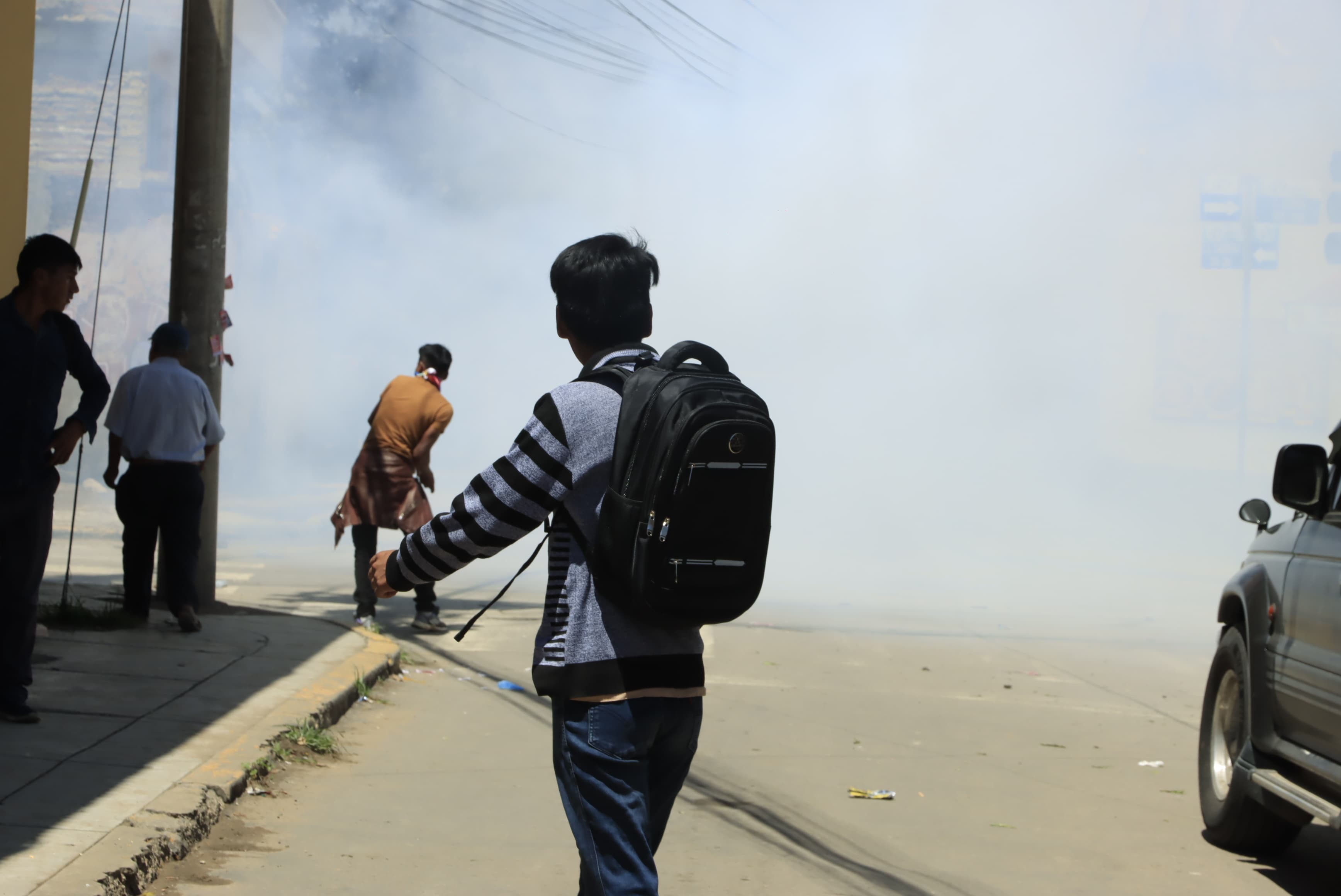 Campesinos evistas se enfrentan con la Policía en Cochabamba