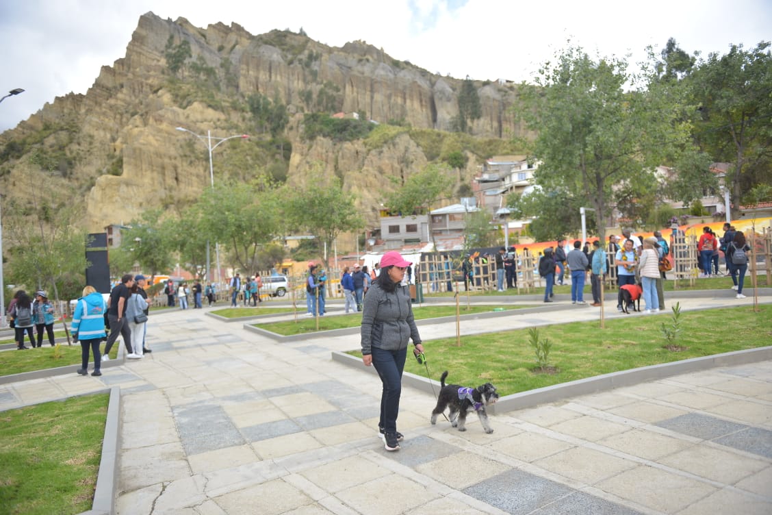 Alcaldía entrega tres obras de prevención y de recreación en Achumani