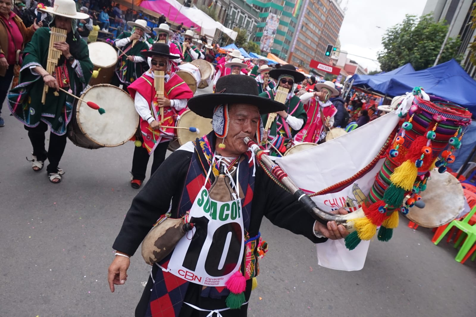 El Jisk'a Anata del Bicentenario llenó de color y tradición el centro paceño 