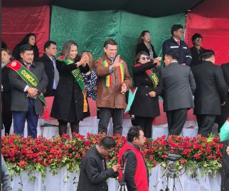 El Alto realiza desfile cívico-militar y policial por su 40 aniversario