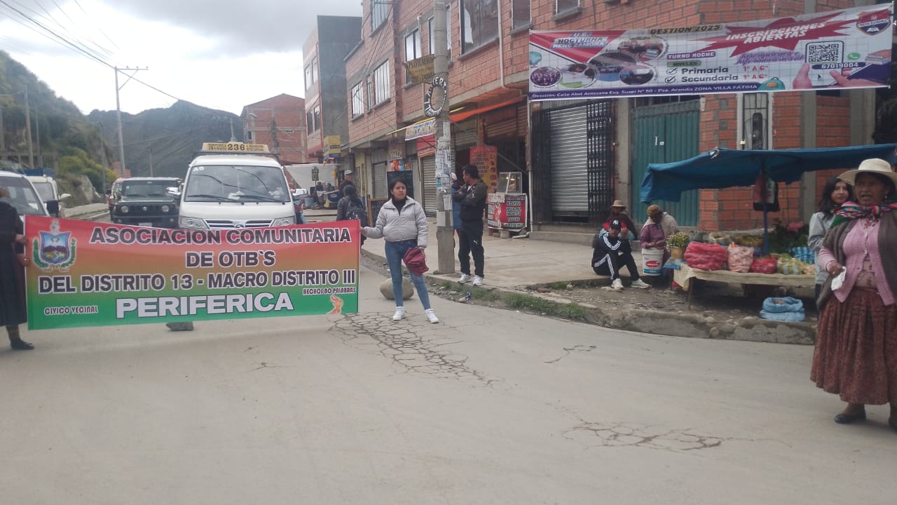 Vecinos de macrodistrito Periférica protestan en Villa Fátima y otras zonas por el alza de pasajes