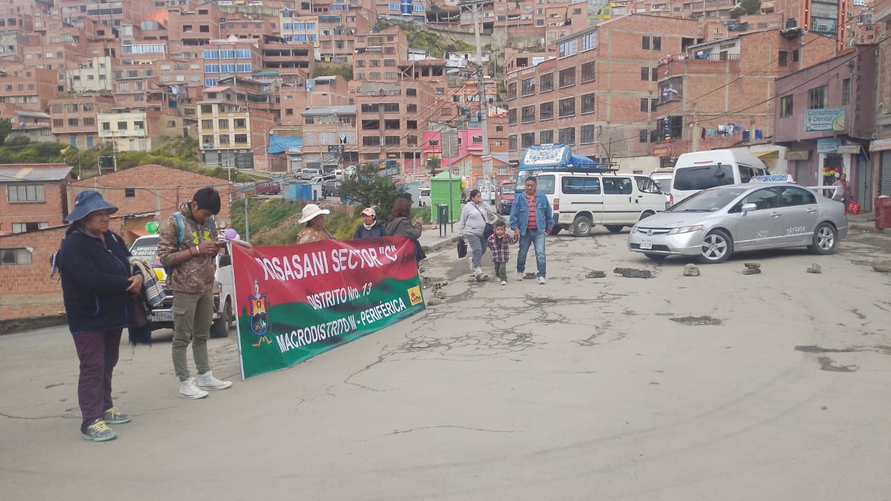 Vecinos de macrodistrito Periférica protestan en Villa Fátima y otras zonas por el alza de pasajes