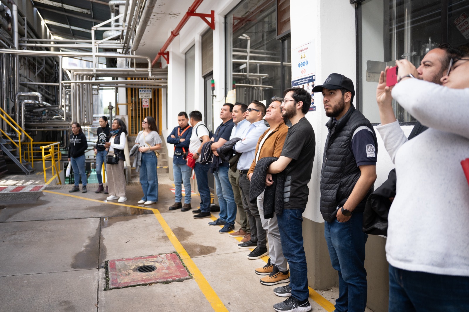 Comisión “Team 45” de la CNI visita Cervecería Taquiña para disfrutar la calidad de una de las cervezas tradicionales de Bolivia