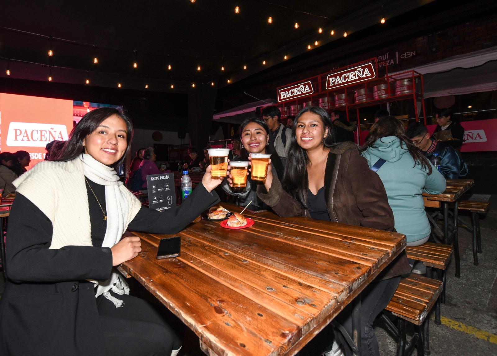 Paceña se sumó a la Larga Noche de Museos con un recorrido inmersivo creado por IA en su cervecería histórica de La Paz