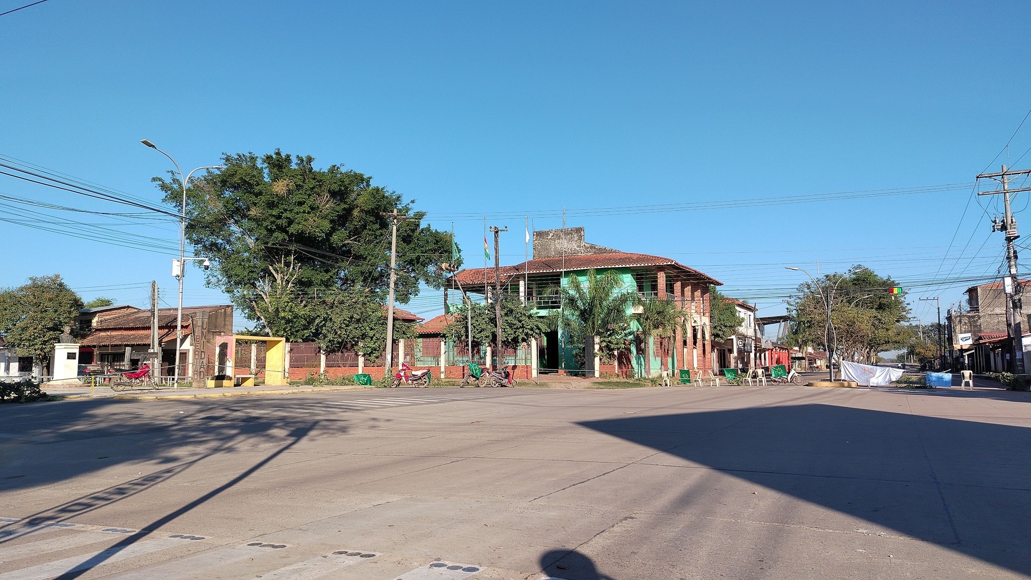 Benianos cumplen un paro cívico de  24 horas; exigen soluciones en salud
