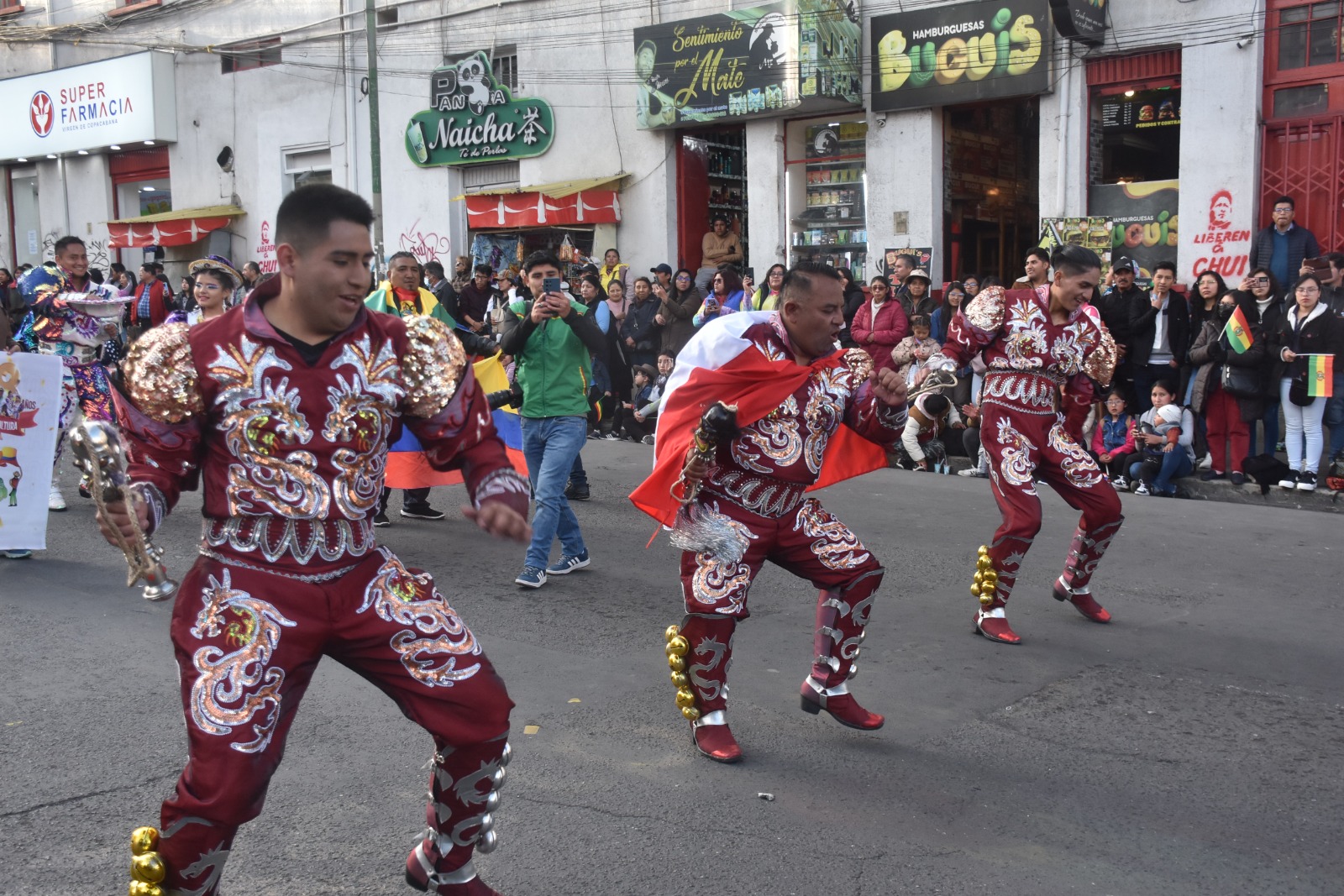 La Paz celebra ser la cuna del caporal  con una entrada folclórica con más de 600 bailarines