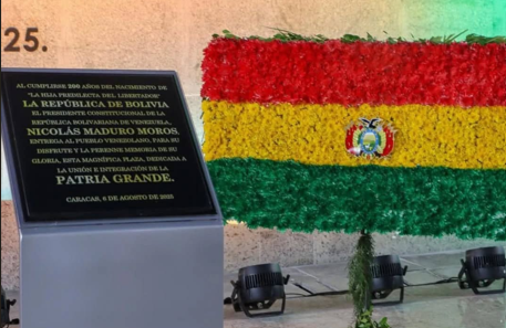 Venezuela inaugura una plaza en conmemoración del bicentenario de independencia de Bolivia