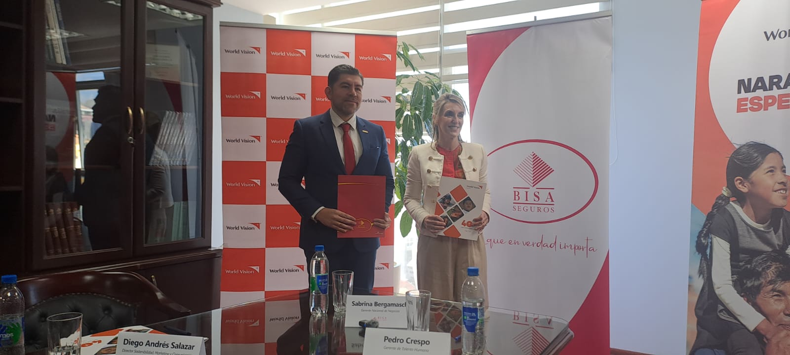 BISA Seguros y World Vision Bolivia firman alianza estratégica para promover la atención empática y la lucha contra la violencia