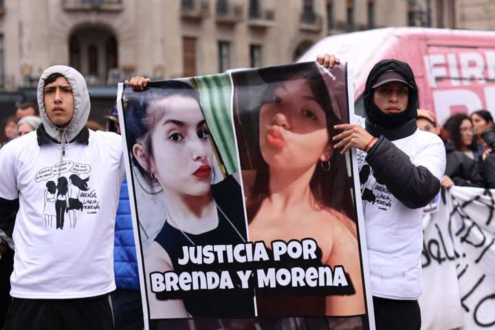 Miles marchan en Argentina para exigir justicia para las víctimas de triple feminicidio