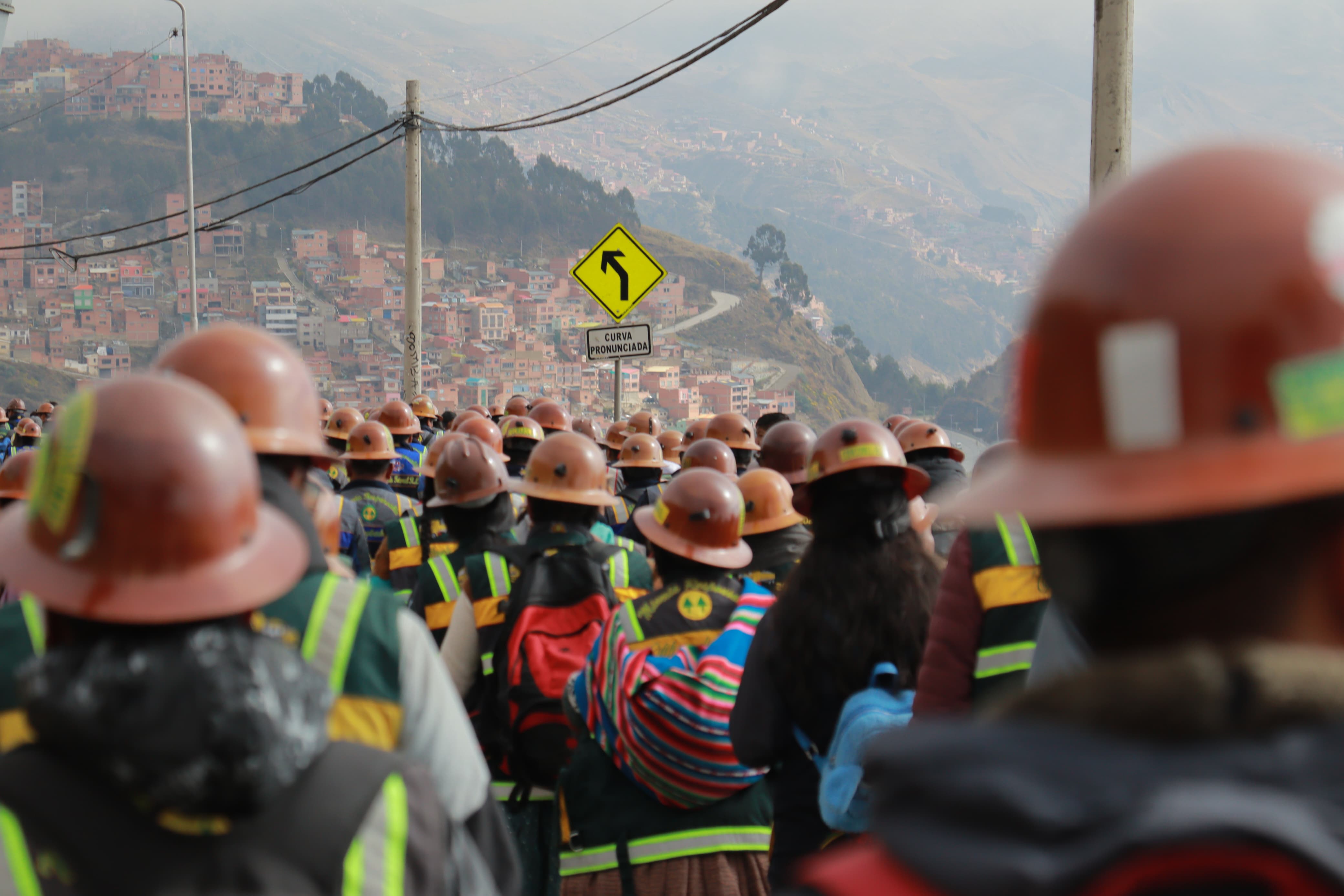 Cooperativistas marchan en La Paz  para presentar  agenda de trabajo al Gobierno