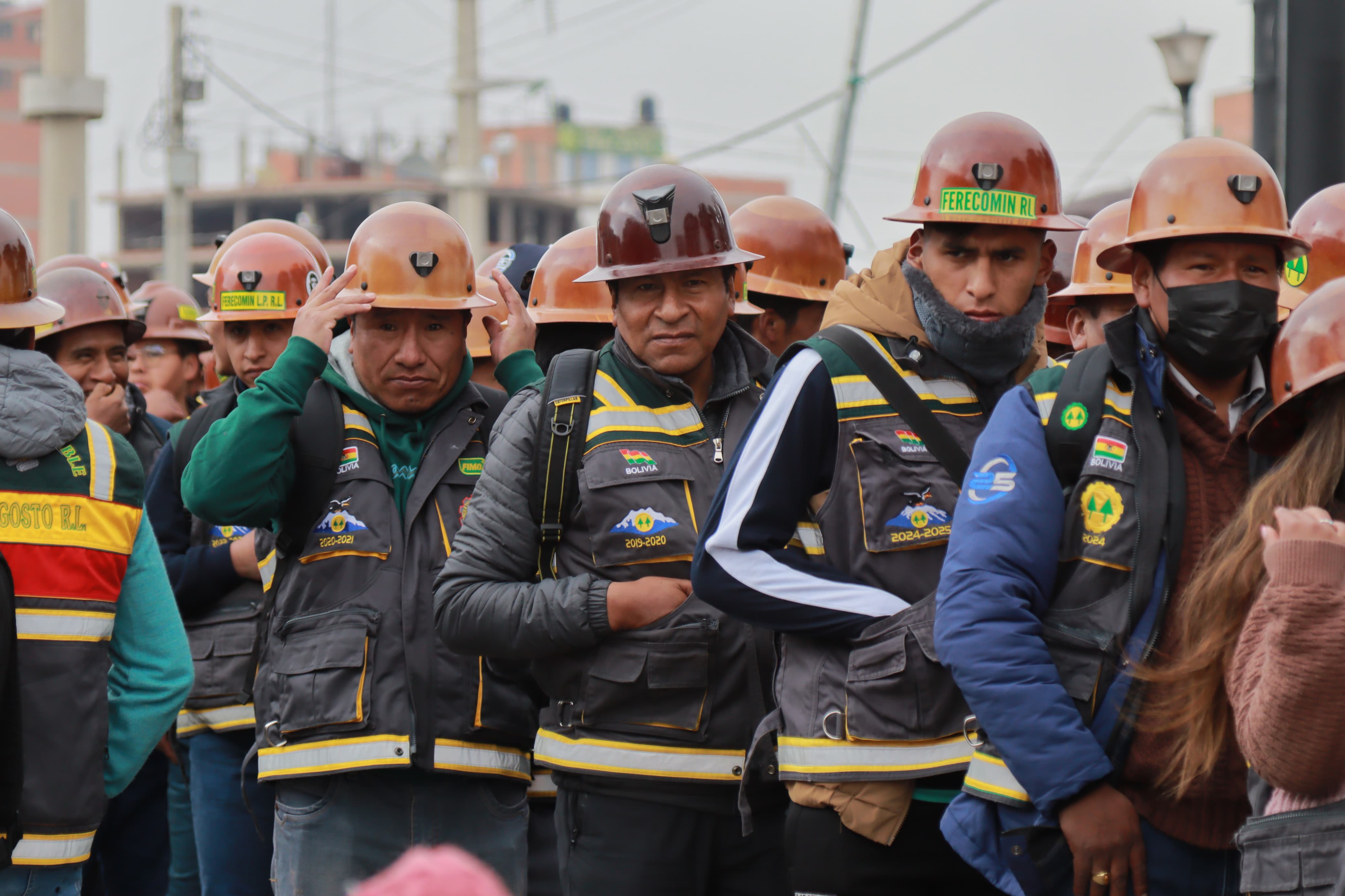 Cooperativistas marchan en La Paz  para presentar  agenda de trabajo al Gobierno