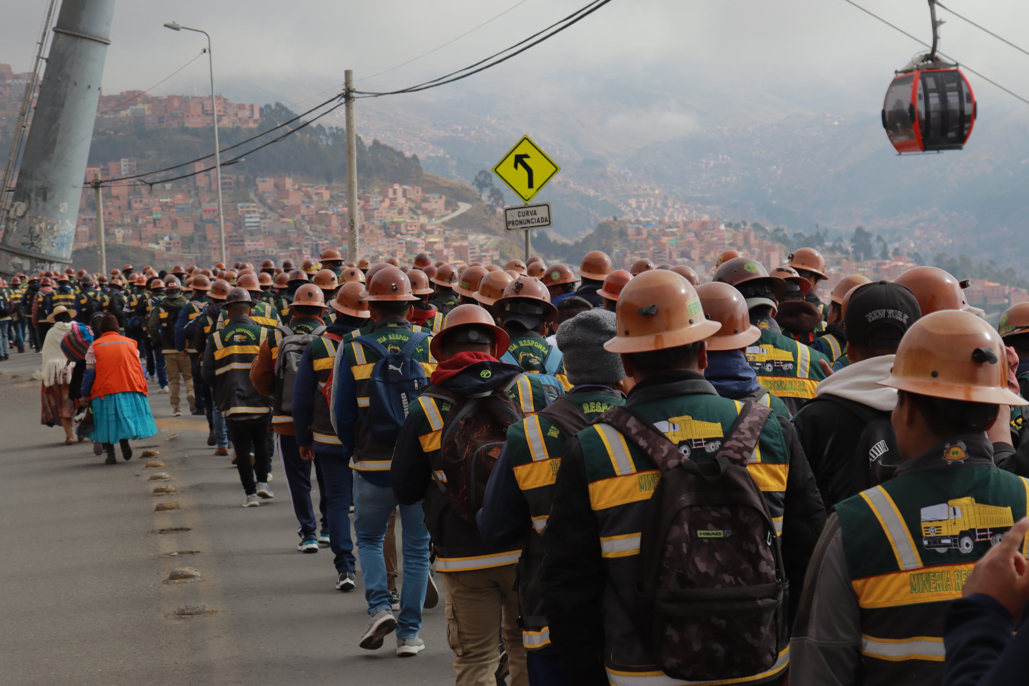 Cooperativistas marchan en La Paz  para presentar  agenda de trabajo al Gobierno