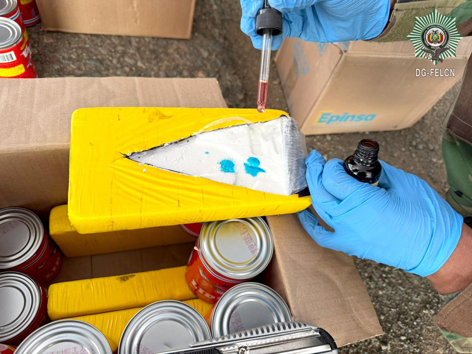 FELCN encuentra cocaína oculta entre latas de sardina en la carretera al Desaguadero