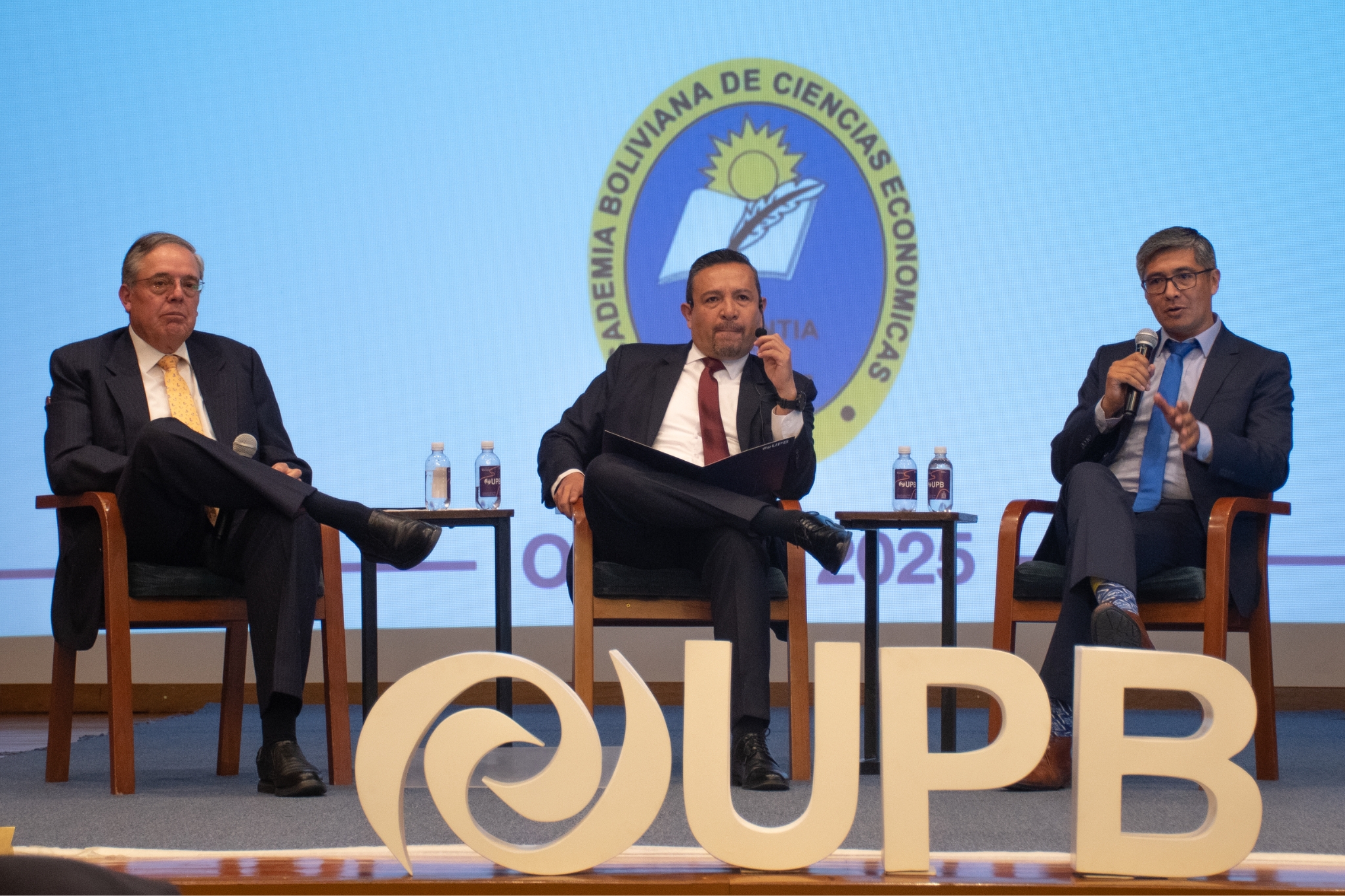 La ABCE y la UPB impulsan un diálogo académico y constructivo sobre las propuestas económicas para Bolivia