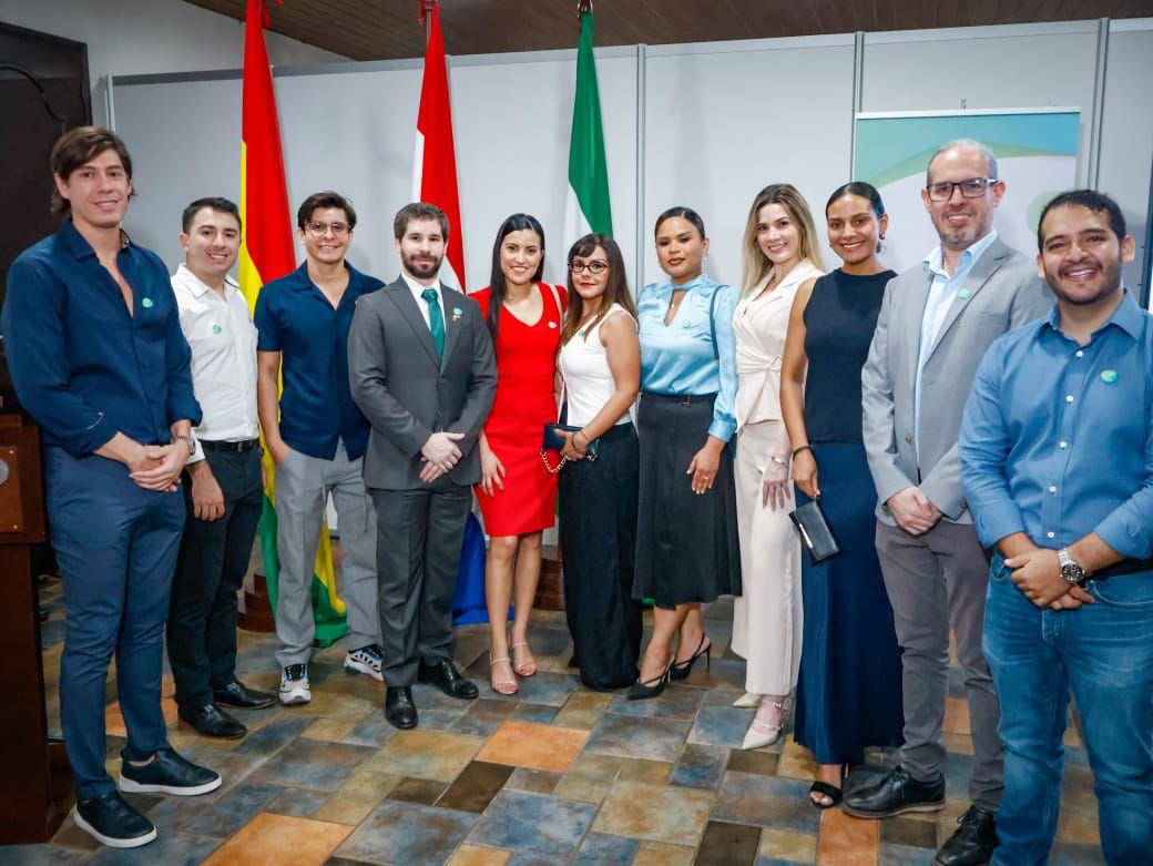 Cámara Binacional Boliviana Paraguaya y Juventud Empresa celebraron un exitoso cóctel en Fexpocruz 2025