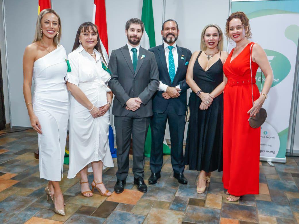 Cámara Binacional Boliviana Paraguaya y Juventud Empresa celebraron un exitoso cóctel en Fexpocruz 2025