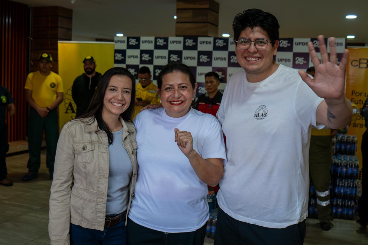 Apoyando la iniciativa de Alas Chiquitanas, CBN realiza una nueva donación de bebidas a los bomberos que combaten los incendios