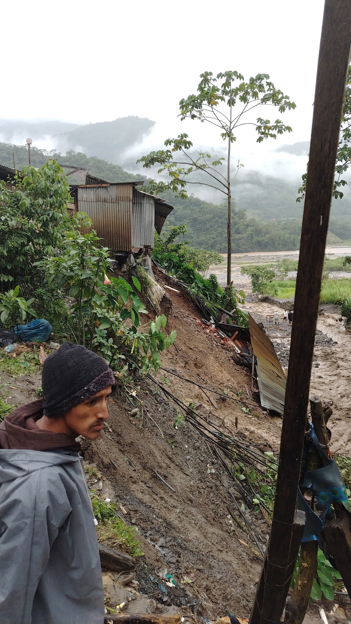 Al menos 16 comunidades de La Asunta quedan afectadas por una mazamorra