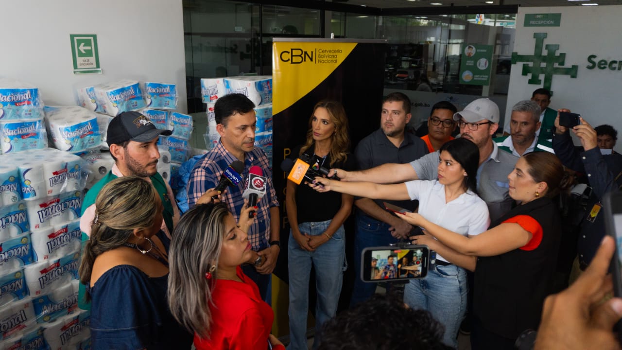 CBN activa su protocolo de apoyo humanitario y entrega bebidas, alimentos e insumos para las familias afectadas por el desastre en Samaipata