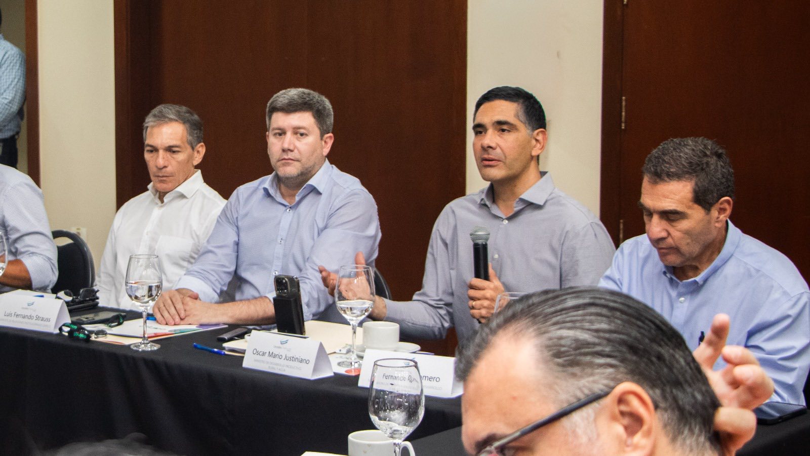 Planificación, desarrollo productivo y economía: ejes del encuentro entre Gobierno y Cainco