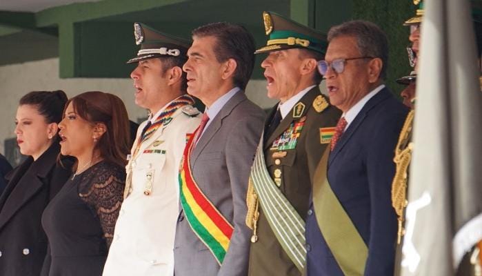 "Un uniforme no se mide por sus colores (...), se mide por el carácter de quien lo lleva”, dice Paz en la Anapol