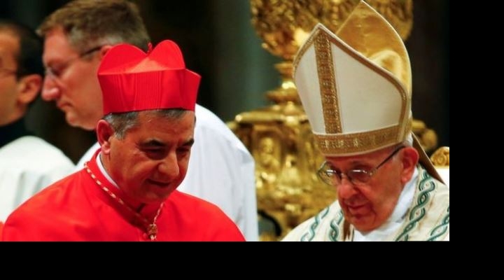 Cardenal Becciu: el escándalo por la compra de una lujosa propiedad en Londres que llevó a la "renuncia" de uno de los prelados más poderosos del Vaticano