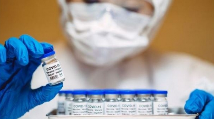 Vacuna contra el covid-19: ¿debería ser obligatoria? Dos expertos dan su punto de vista a favor y en contra