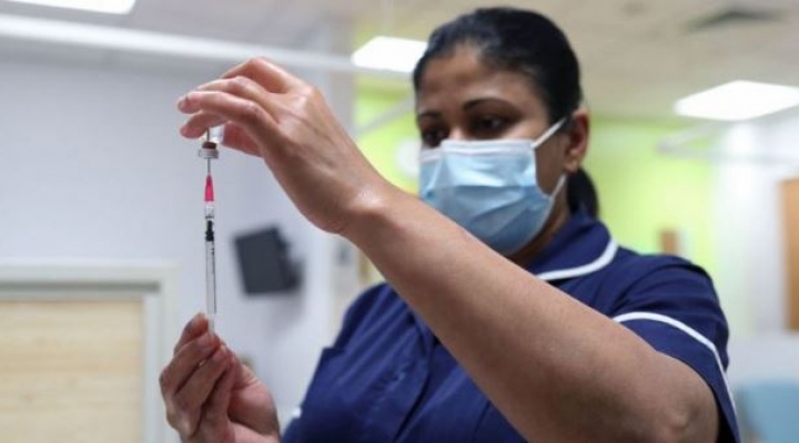 Reino Unido comienza vacunación masiva contra la Covid-19: ¿cómo es el proceso y qué se puede esperar?