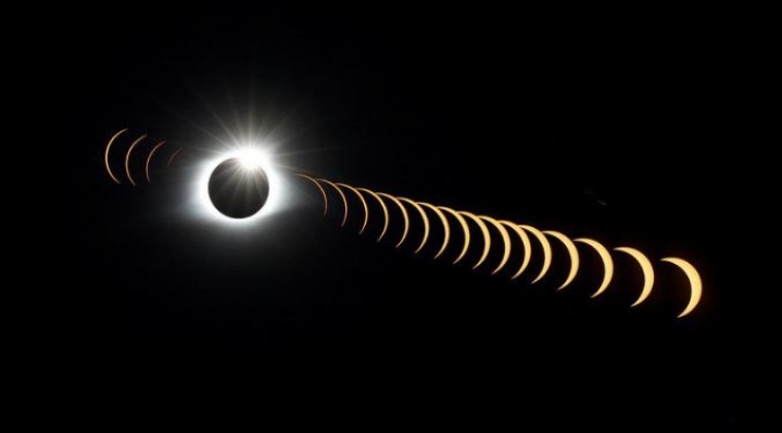 El eclipse solar alcanzó la totalidad y brindó un espectáculo único en la Argentina y en Chile