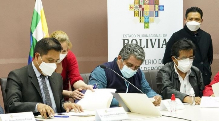 Médicos de Cochabamba, La Paz y Santa Cruz denuncian “traición” del Colegio Médico de Bolivia y anuncian movilizaciones