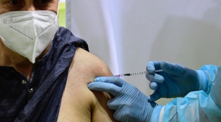 Vacuna AstraZeneca: ¿por qué las grandes potencias de Europa suspendieron su uso si la OMS dice que es segura?