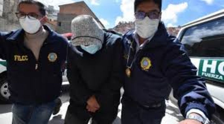 Jueza envía a la cárcel al exministro Characayo y a García por el caso soborno