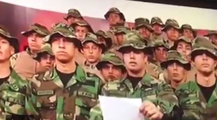 Militares venezolanos en Perú respaldan a Juan Guaidó