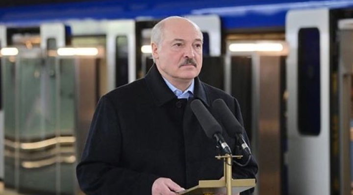 La condena al gobierno de Bielorrusia por desviar un avión "para detener a un periodista crítico"
