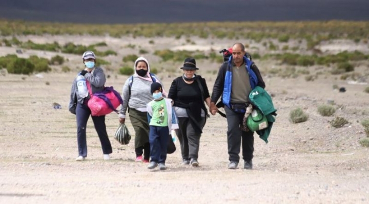 ¿El fin del "sueño chileno"?: los migrantes que luchan por permanecer en un país que les cierra las puertas