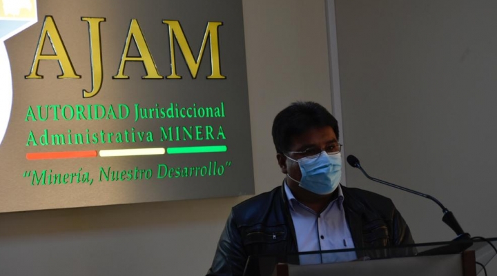 Exjurídico de la AJAM La Paz es aprehendido por un supuesto “rechazo ilegal” a solicitud minera