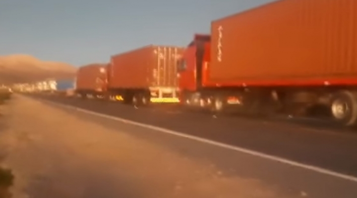 Empresarios piden al Gobierno interceder ante Chile para agilizar el paso de unos 800 camiones