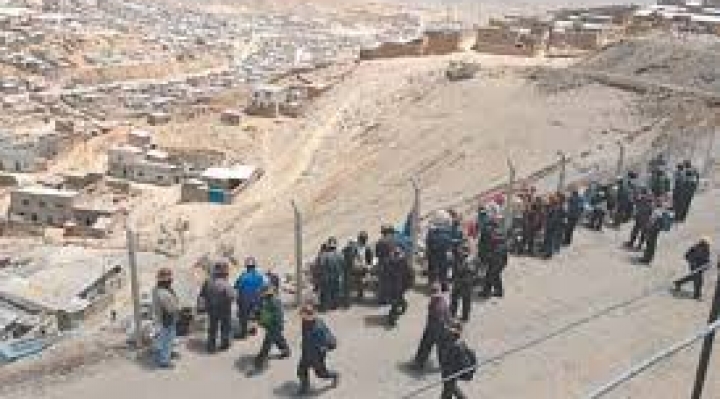 Mineros cooperativistas de Huanuni marchan a La Paz para pedir trabajo al Presidente