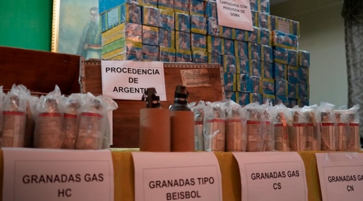 Aparece un "informe interno" de la Policía referido a la entrega de "material bélico" argentino