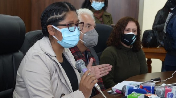 En El Alto exigirán certificados de vacuna para realizar trámites y para usar el transporte público