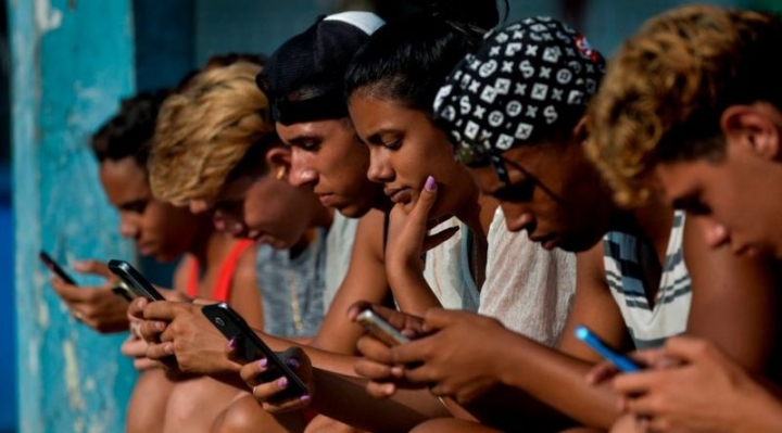 ¿Cómo funciona realmente la internet en Cuba y hasta qué punto puede EE.UU. "restaurar" la conexión?