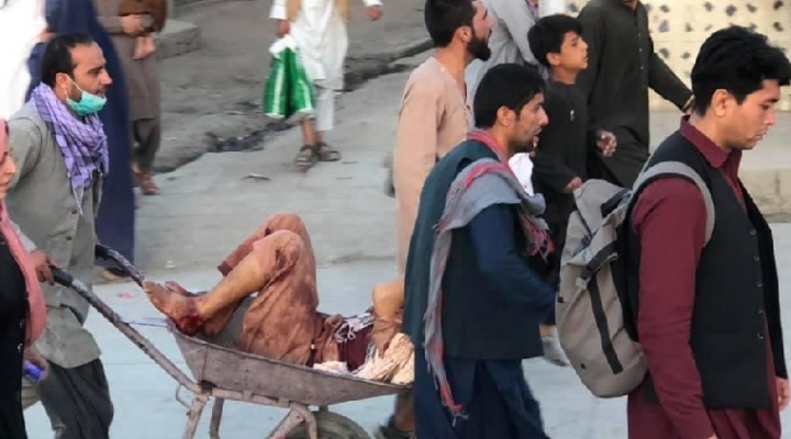 Reportan una explosión con varias víctimas en el aeropuerto de Kabul