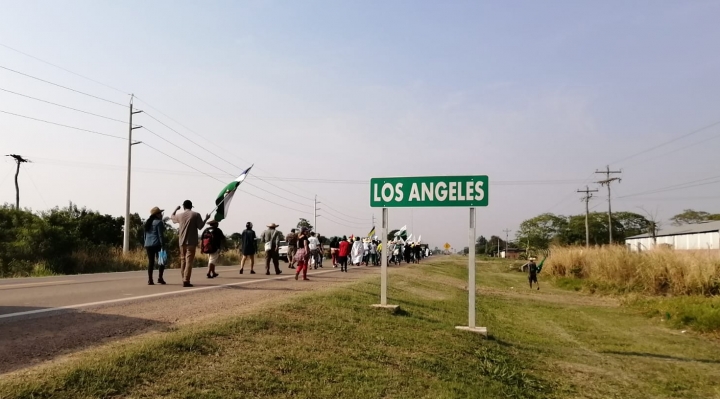 Marcha indígena se queda en Los Ángeles para evitar confrontación en San Julián donde esperan a Arce