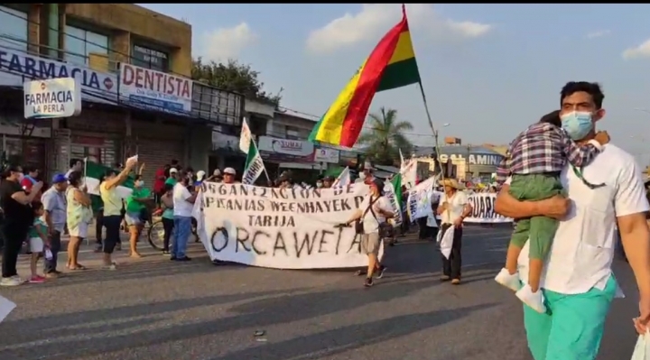 Marcha indígena es recibida con aplausos en Santa Cruz de la Sierra
