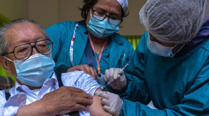 Castro: refuerzo de la vacuna anticovid empezará a aplicarse esta semana