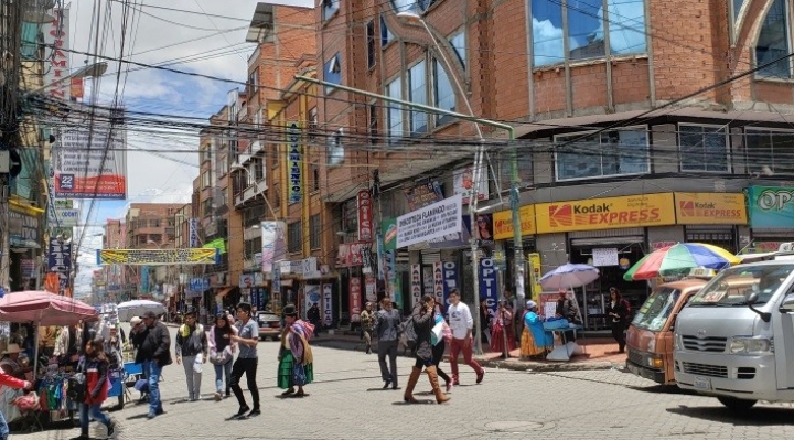 Crecimiento poblacional, informalidad y tráfico endemoniado caracterizan a la ciudad de El Alto
