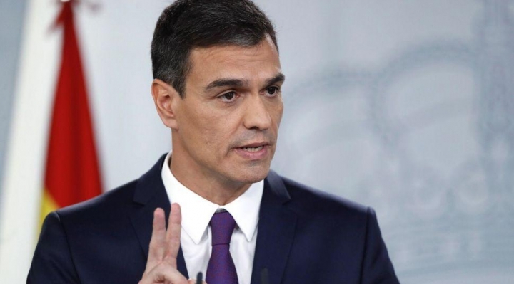 Escándalo en España tras acusación contra el presidente Sánchez de haber plagiado su tesis