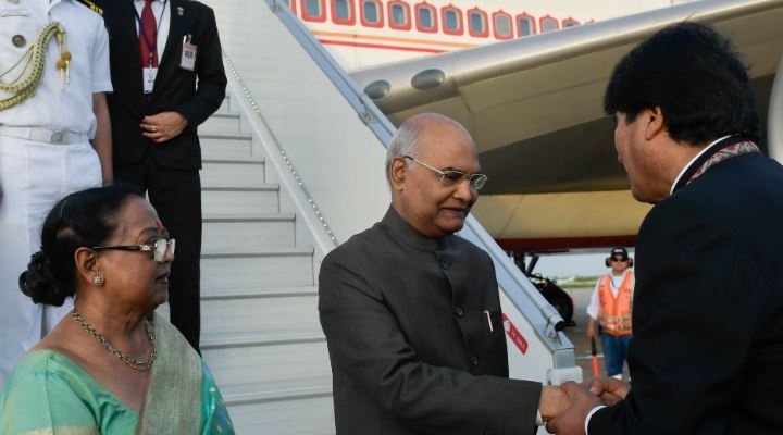 Presidente de la India llegó a Santa Cruz, hablará de Gandhi y suscribirá acuerdos