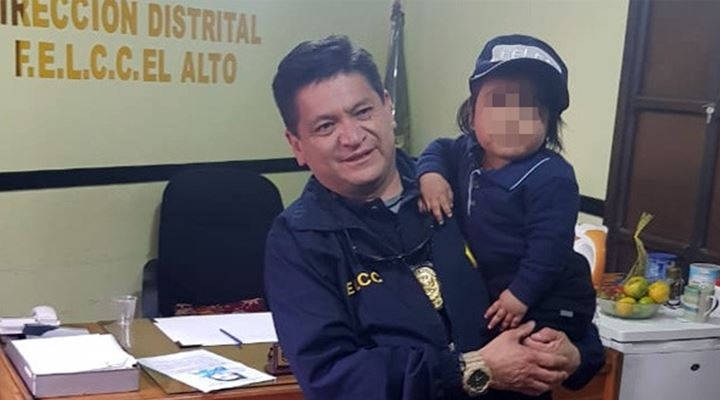 La Policía recupera a un bebé que fue extraviado por su madre en El Alto